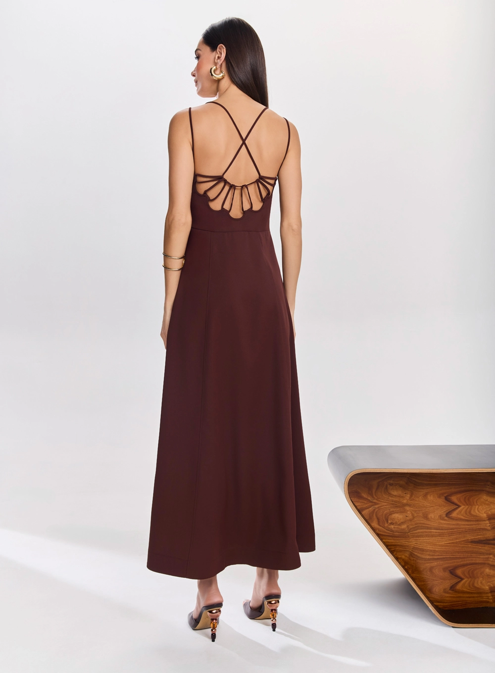 284645_vestido-midi-costas-florais-444805274_z4_638900927747697718